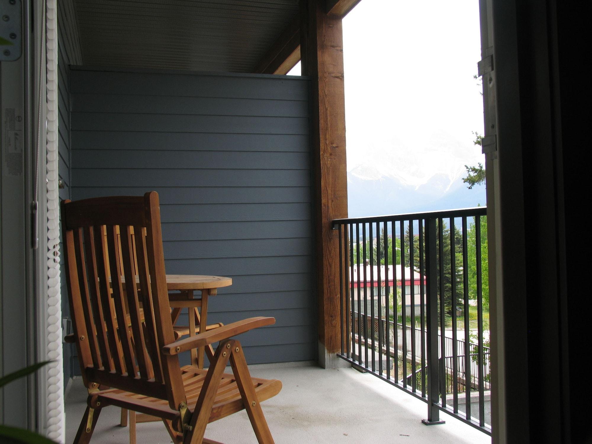 Silver Creek Lodge Canmore Exterior photo